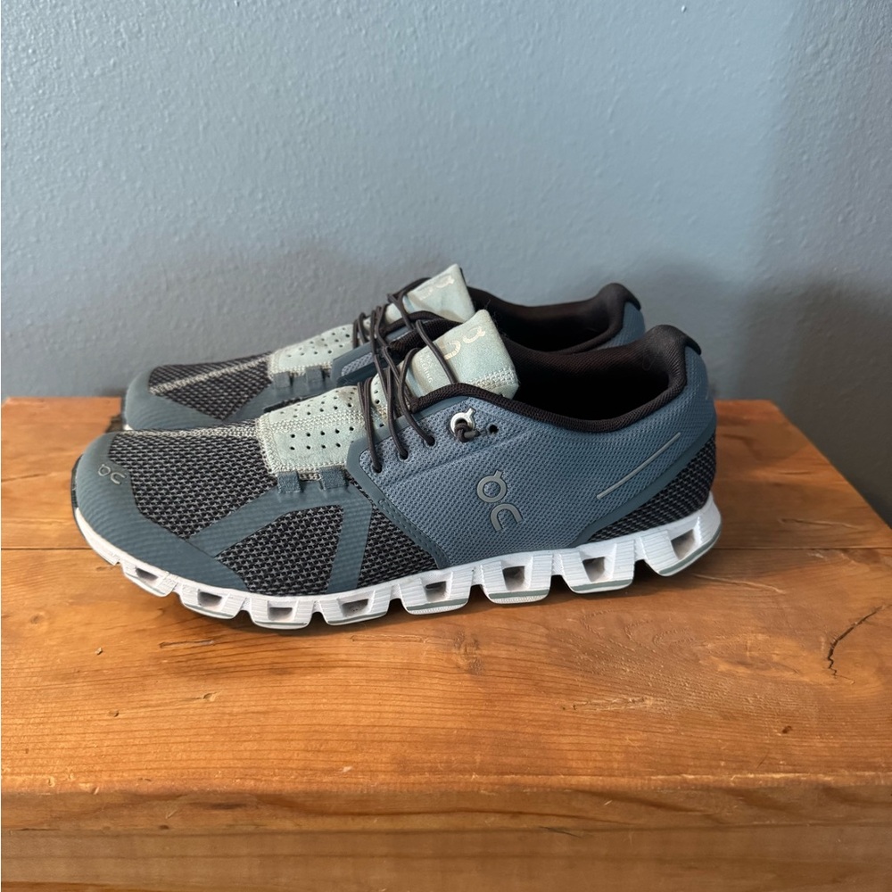 On Running Women's Sneakers in size 9 1/2